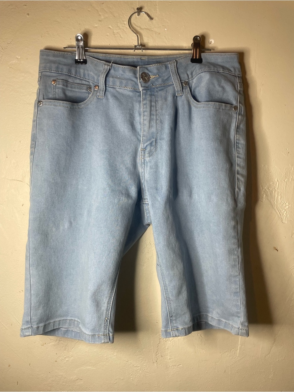 Lacoste SZ 15 Men's Light Wash Blue Denim Shorts Stretch 5-Pocket 9 In Inseam